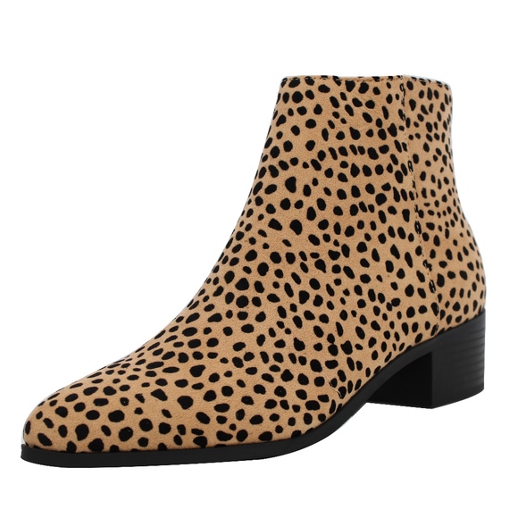 Size 5.5 Natural Cheetah Pointy Toe Stacked heel - Picture 3 of 6